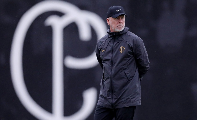 Mano poupa medalhões e inicia semana para espantar fantasma e 'salvar' ano