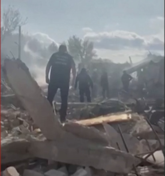 Míssil russo atinge café e mercado na Ucrânia, matando mais de 40 pessoas