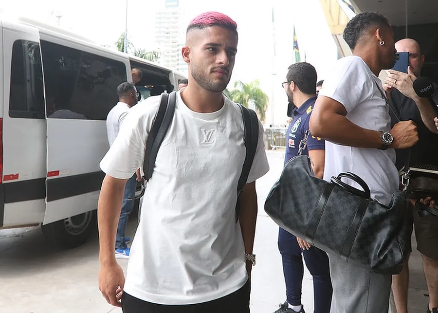 Seleção recebe 21 convocados em Cuiabá e só ficará completa na terça-feira