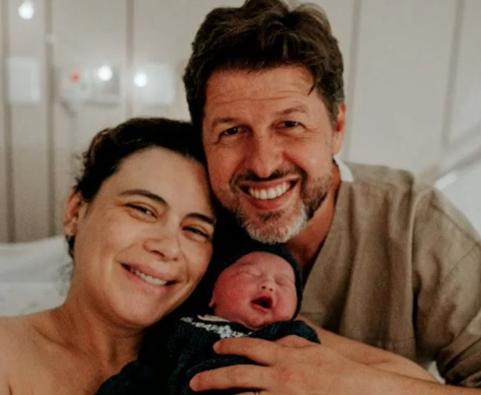 Michelle Loreto dá à luz e conta que parto precisou ser induzido