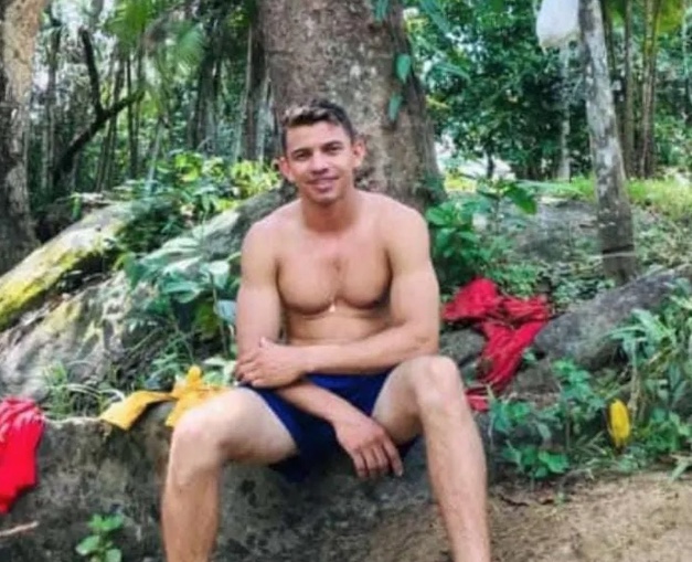 Jovem morre após cair de moto e ser atropelado por caminhão em ramal