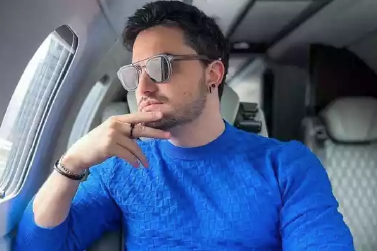 Garoto-propaganda de chocolate, Felipe Neto é atacado por bolsonaristas que promovem boicote