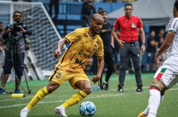 Após empate sem gols, Patric destaca poder defensivo do Amazonas