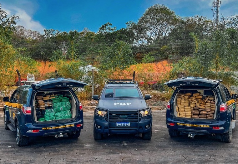 PRF apreende mais de meia tonelada de drogas na BR-319 em Manaus 