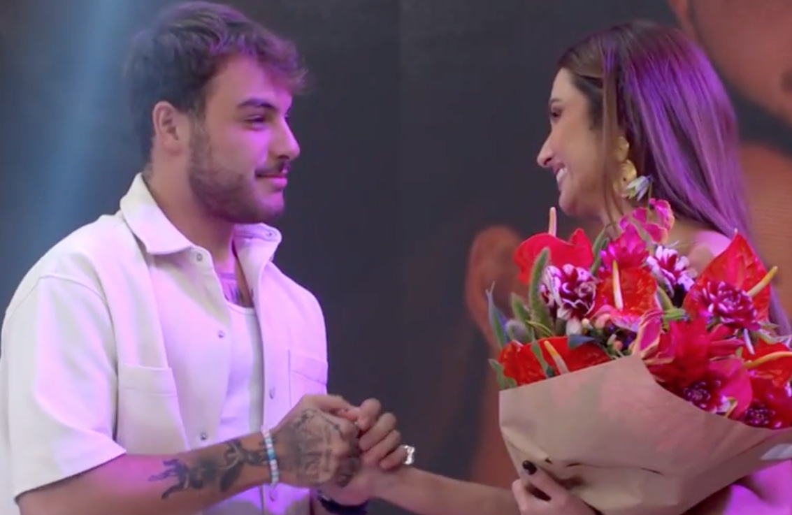 Patrícia Poeta ganha surpresa do filho no ‘Encontro’ e web reage: ‘gostoso’