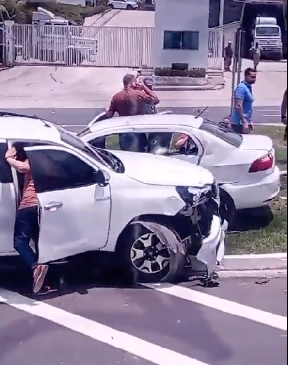 Prefeito dá detalhes de acidente de carro em Manaus
