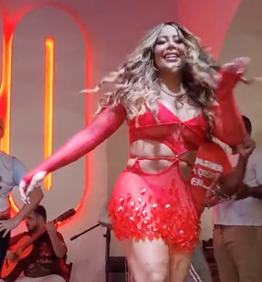 Família de Neymar doou bolada à Salgueiro, da qual Rafaella é musa