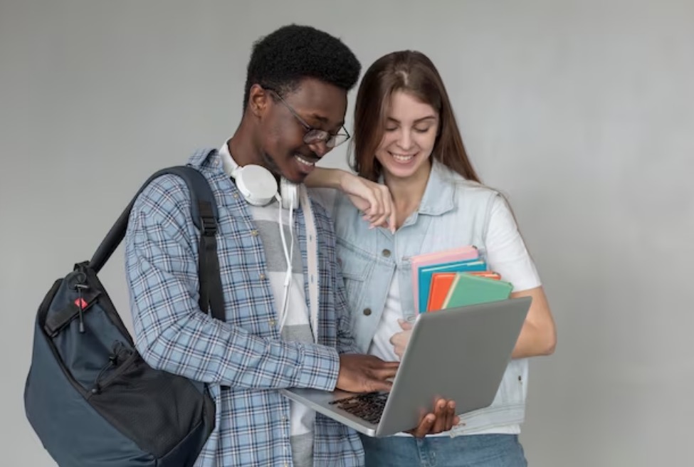 Revisão do novo ensino médio pode ser votada nesta terça (19) na Câmara