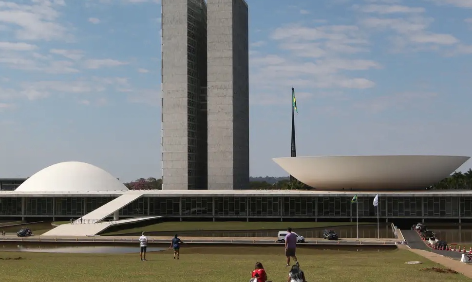 Congresso promulga lei que prorroga desoneração da folha de pagamento