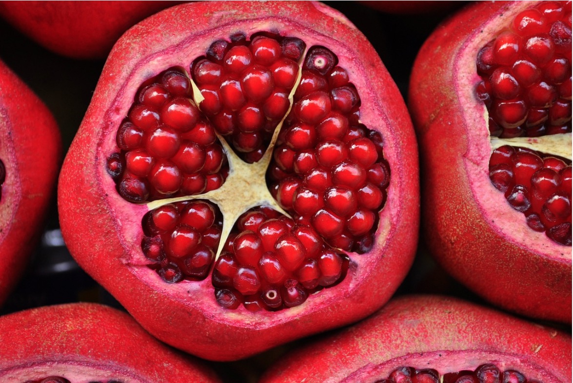 Dia de Reis: Conheça a simpatia com romã para atrair dinheiro 