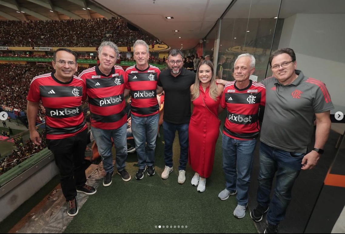 Governador assiste jogo do Flamengo e elogia torcida em Manaus