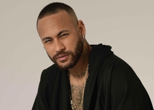 Família de Neymar confirma 3ª gravidez do jogador, diz Leo Dias