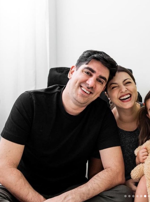 Marcelo Adnet se pronuncia após ser flagrado aos beijos com outra