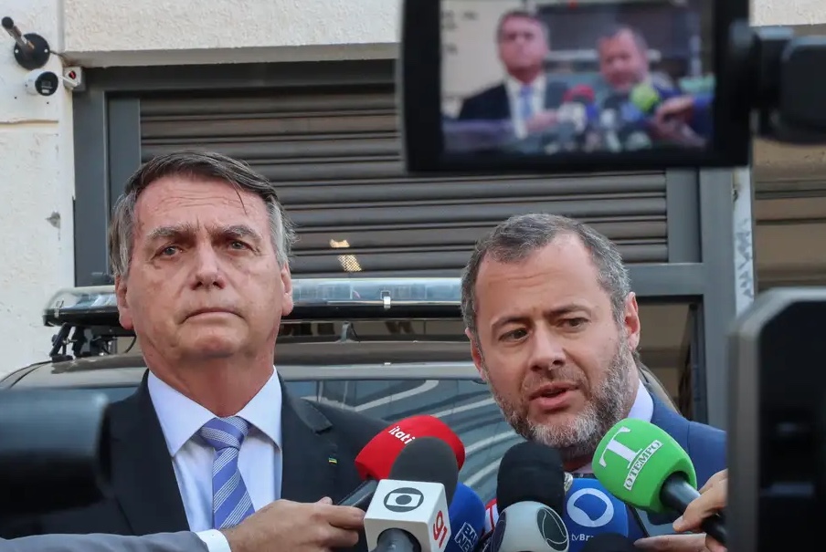 Defesa de Bolsonaro pede ao Supremo que passaporte seja devolvido