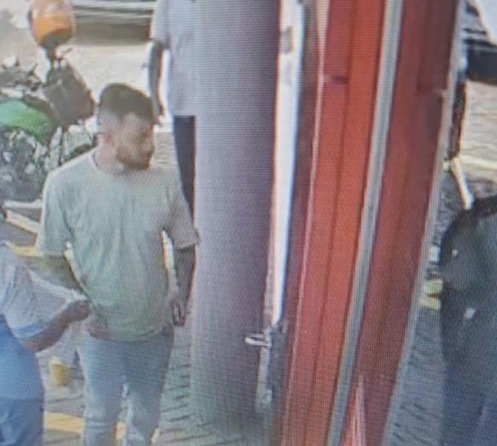 Golpe do empréstimo: Dupla pagava idosos para se passarem por clientes de banco em Manaus