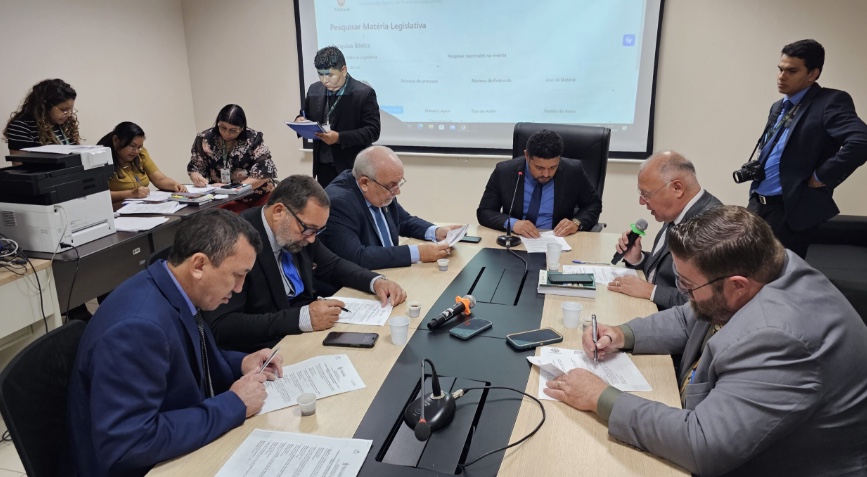 Comissão da CMM aprova 16 novos Projetos de Leis