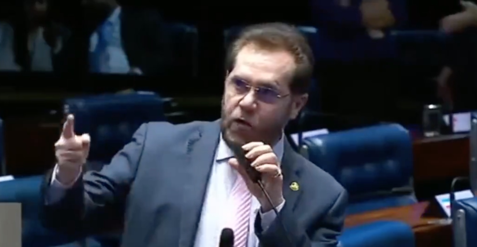 Plínio Valério rebate estudo de cientistas sobre BR-319: 'imbecis'