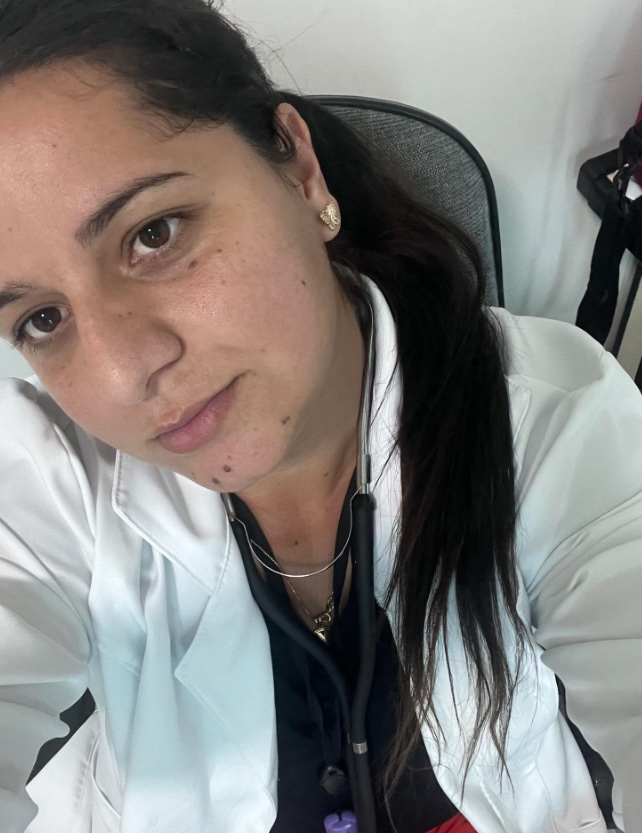 Falsa médica é presa e diz ter comprado registro por R$ 40 na internet