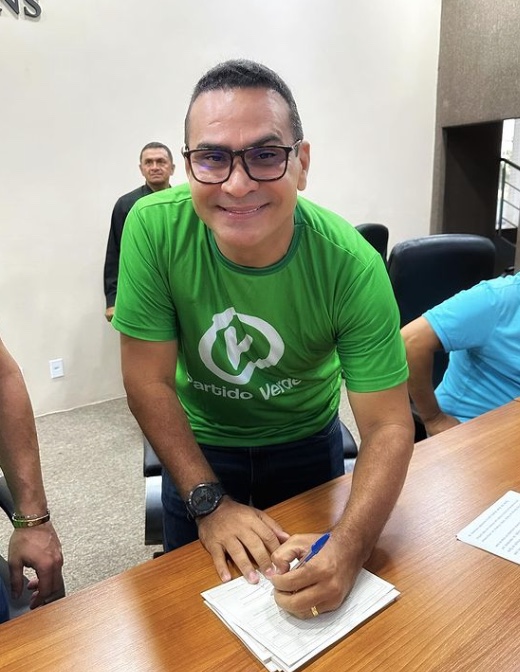 Vereador Jaildo Oliveira deixa PCdoB e assume liderança do PV na CMM 
