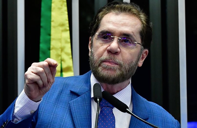 Plínio Valério diz que ONGs internacionais sabotam asfaltamento da BR-319