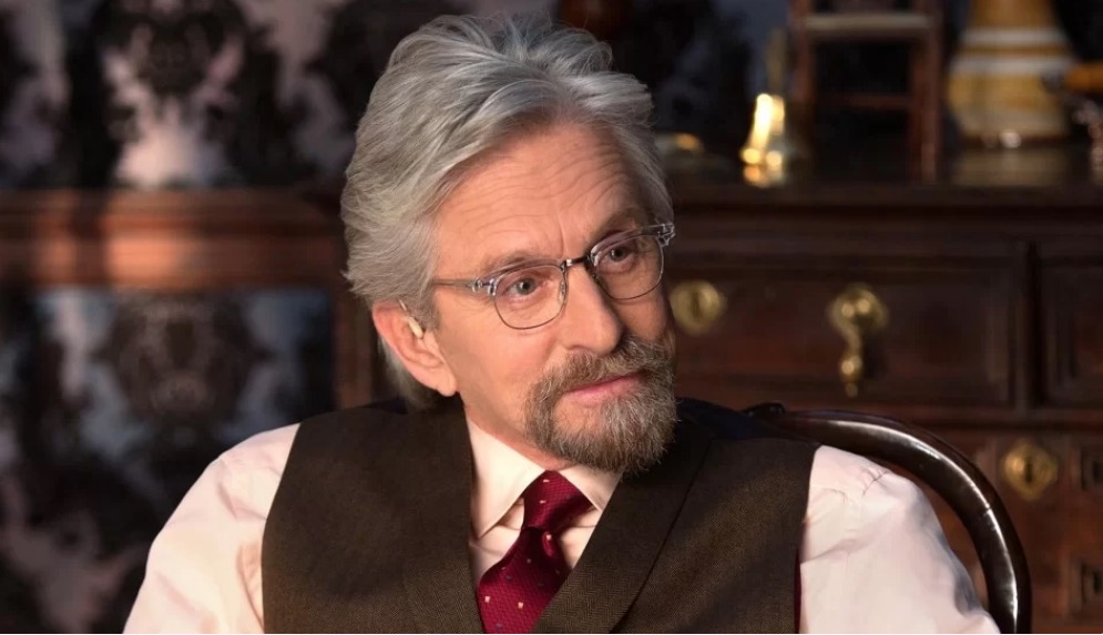 Michael Douglas zomba de Bolsonaro em entrevista a Pedro Bial 