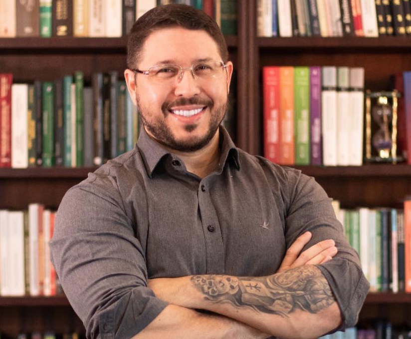 TCE-AM vai julgar contas de Carlos Almeida nesta terça 