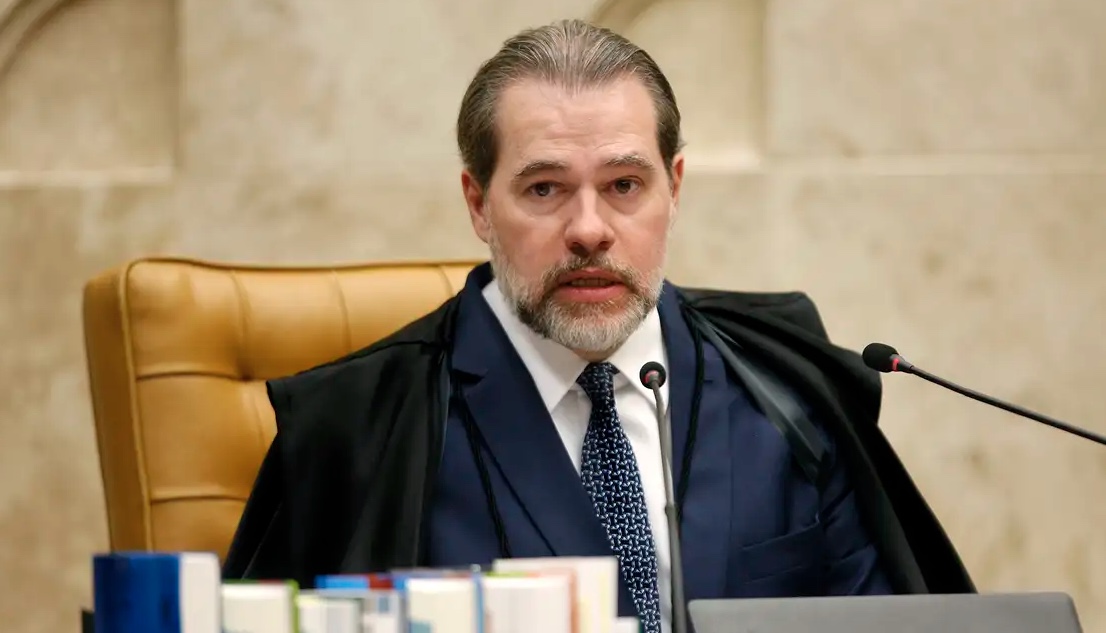 STF decide por unanimidade que Forças Armadas não são poder moderador