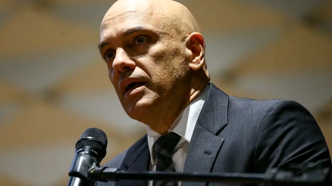 Moraes nega pedido para isentar X no Brasil de ordens judiciais: "Má-fé"