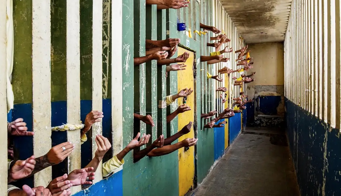 Fórum defende veto parcial de Lula a um dos trechos do PL das "saidinhas"