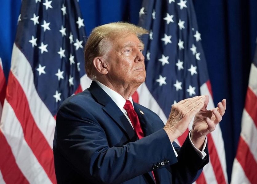 Morre homem que se incendiou diante de tribunal onde Trump era julgado