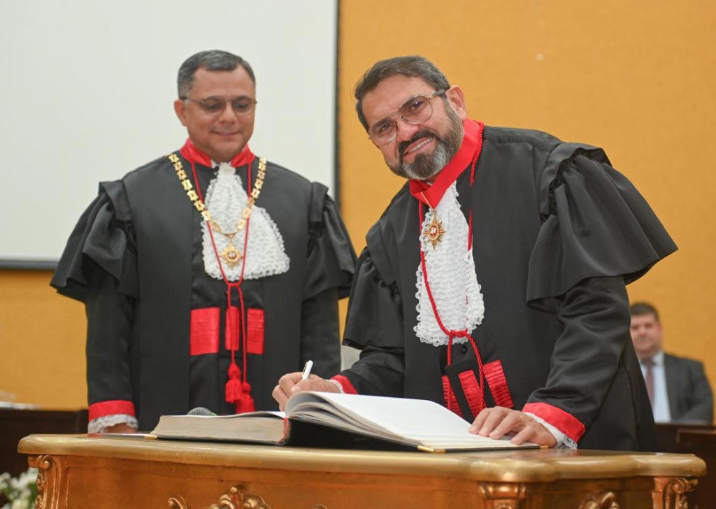 Elvys de Paula Freitas assume cargo de Procurador de Justiça do Amazonas 