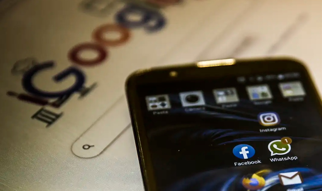 Google proíbe anúncios políticos para as Eleições 2024 após regra do TSE