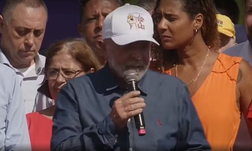 Lula sanciona reajuste da tabela do IR durante ato no Dia do Trabalho