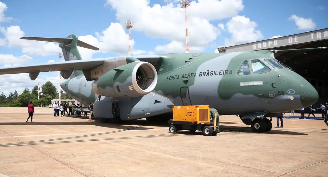 TCU aprova sigilo em voos de autoridades em aeronaves da FAB