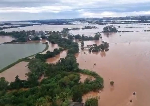 Governo do RS pede que moradores de Gramado e Canela deixem suas casas