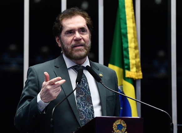 Plínio diz que Manaus vai 'colapsar', com BR-319 intrafegável na estiagem