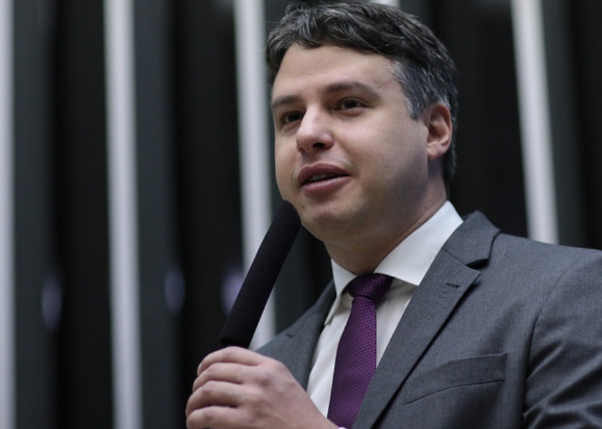 Políticos lamentam morte de Arthur Bisneto aos 44 anos em Manaus