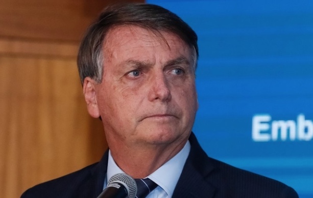 Congresso mantém veto de Bolsonaro sobre crime de fake news em massa
