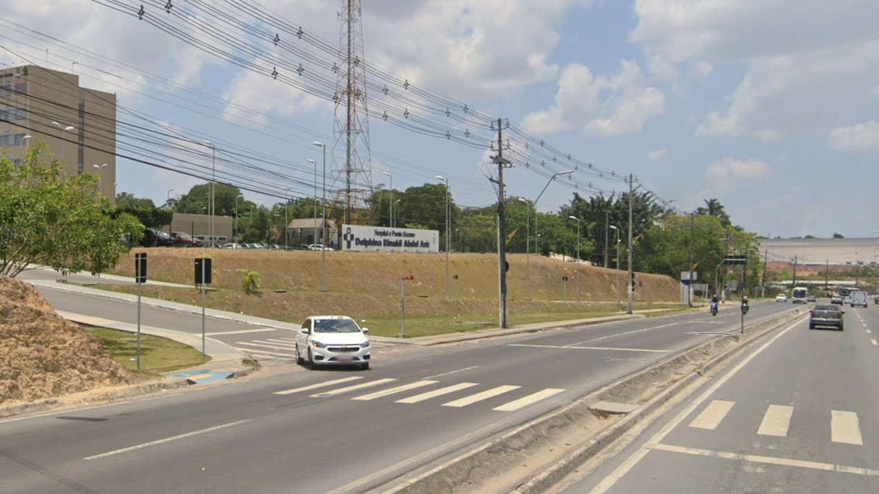 Trecho da Torquato Tapajós recebe semáforo; confira