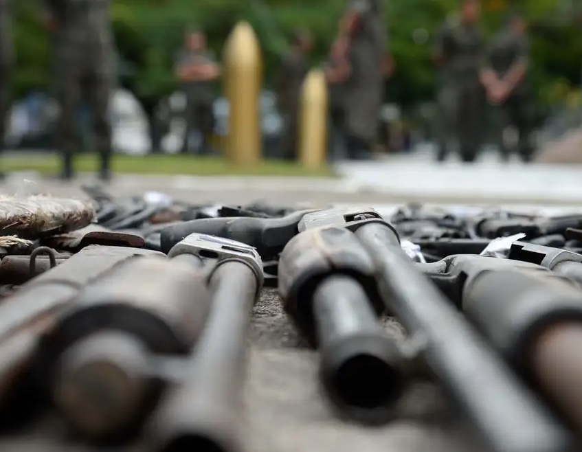 Exército aumenta limite de armas para policiais militares e bombeiros