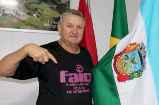 Prefeito de cidade de SC é encontrado morto dentro de casa