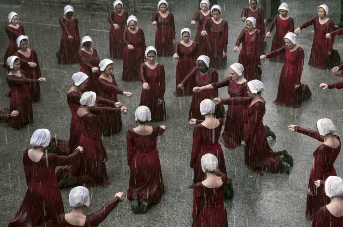 Entenda por que 'O Conto da Aia' inspirou campanha contra PL antiaborto