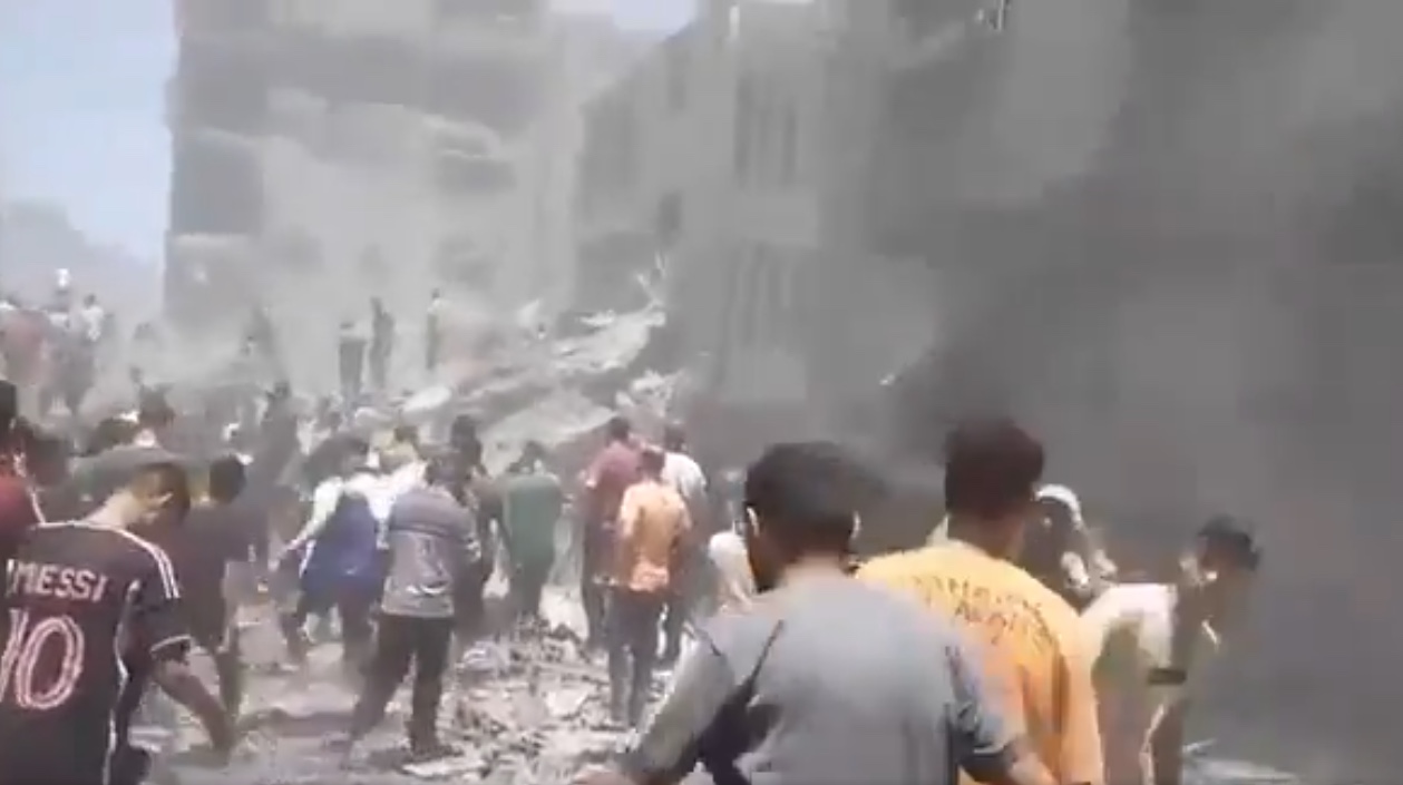 Bombardeio mata 22 pessoas próximo a Cruz Vermelha na Faixa de Gaza