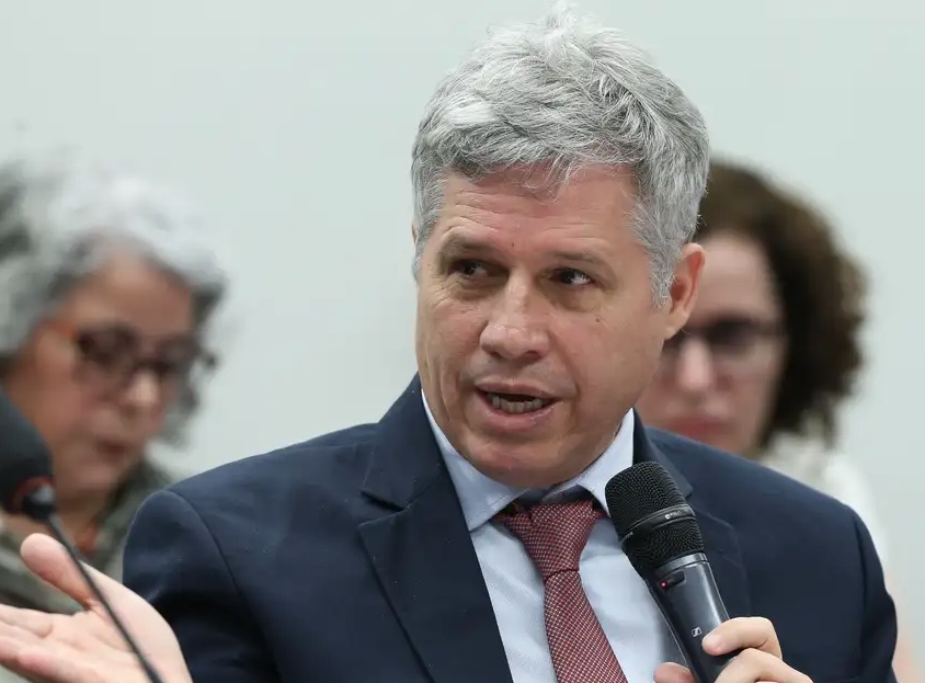 Ministro confirma saída de diretor da Conab após problemas com leilão do arroz