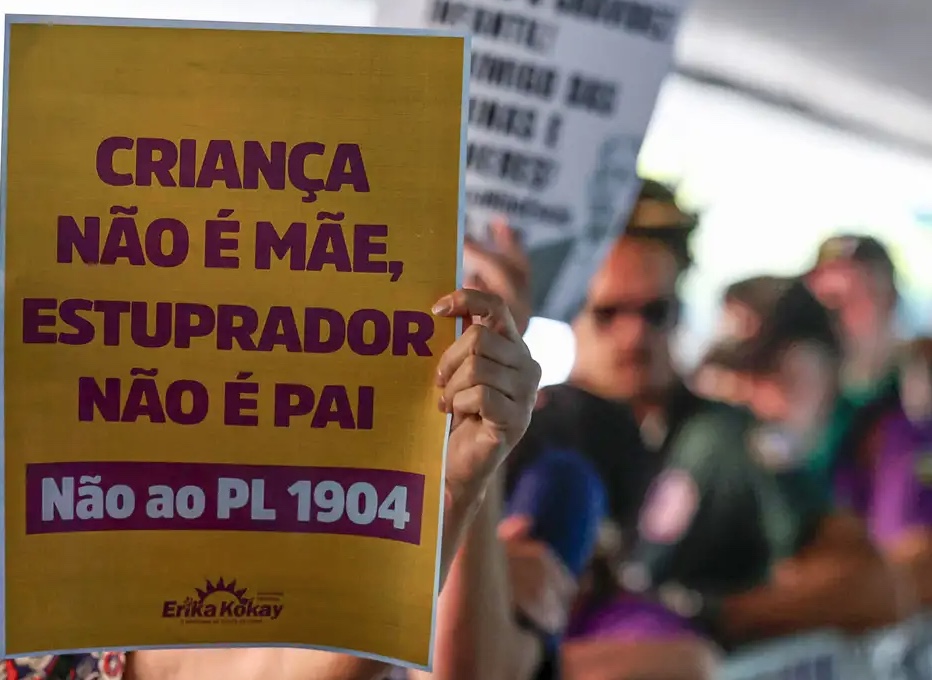 Conselho Federal de Medicina nega ligação com Projeto Antiaborto e defende serviço legal