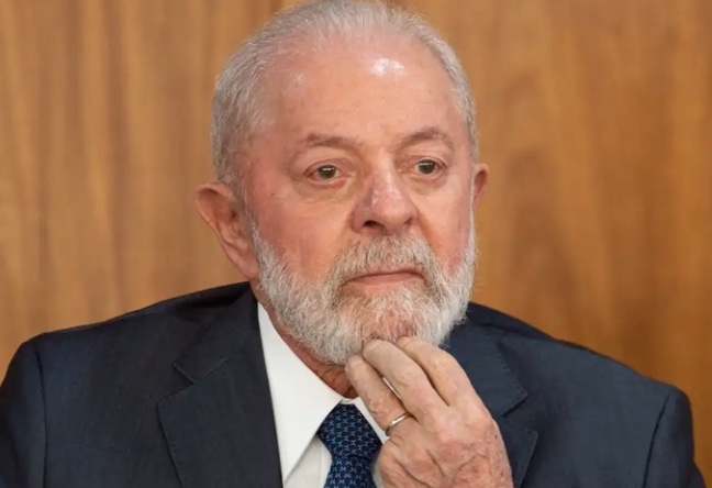 Lula diz não querer falar de dólar agora e sim de feijão e arroz