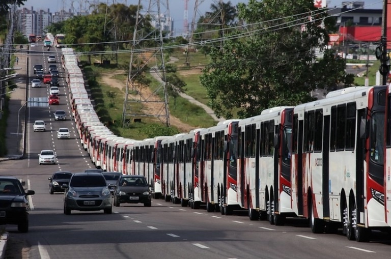 Manaus recebe nova frota de ônibus nesta quarta