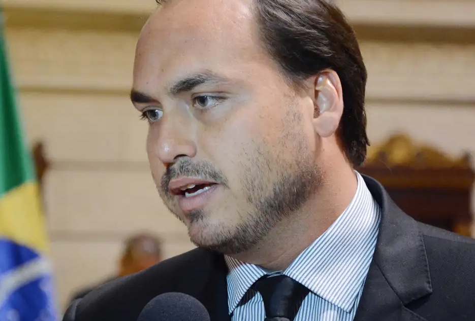 Carlos Bolsonaro foi alvo de quebra de sigilo em investigação do caso Marielle