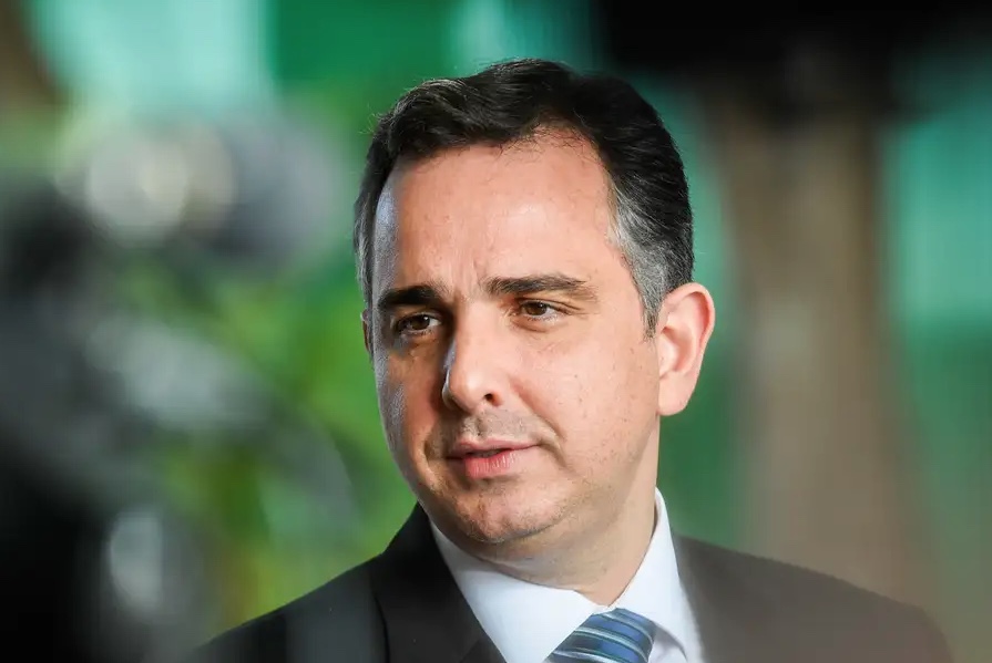 Inteligência artificial só não é mais perigosa que burrice humana, diz Pacheco