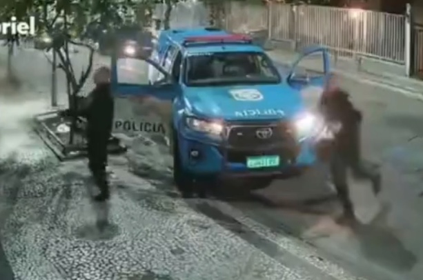 PM nega racismo e diz ter recebido relato de roubo antes de abordar filhos de diplomatas